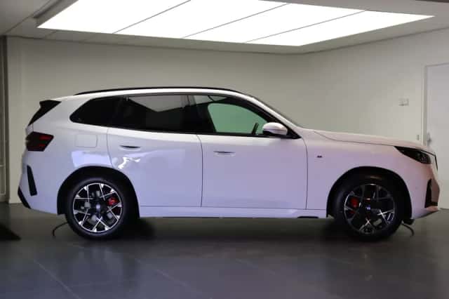 BMW X3 (2024) thumbnail 4