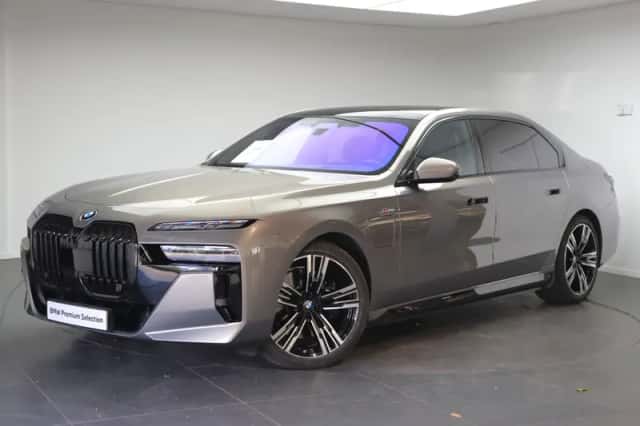 BMW 7-Serie (2023) thumbnail 1