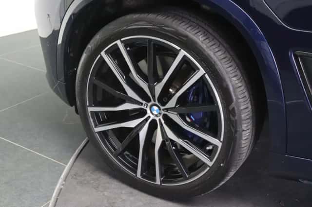 BMW X5 (2021) thumbnail 6