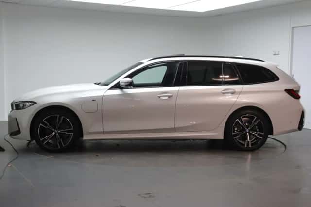 BMW 3-Serie (2025) thumbnail 2