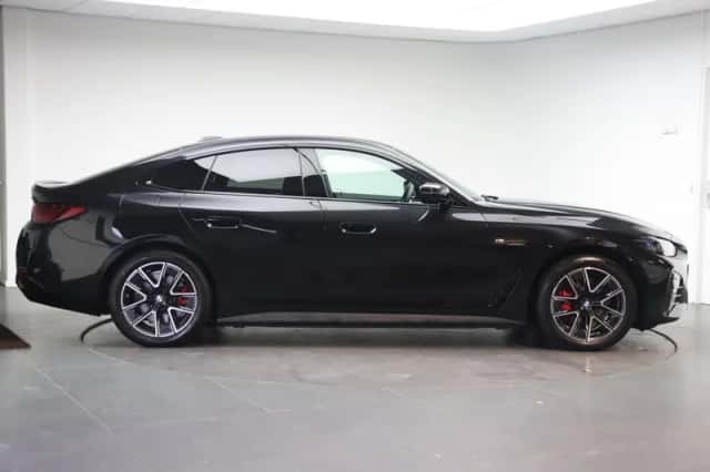 BMW i4 (2024) thumbnail 4