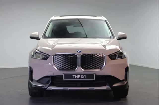 BMW iX1 (2026) thumbnail 5