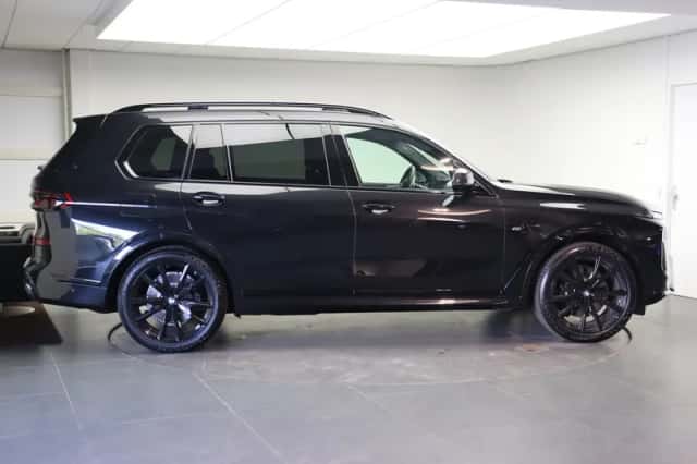 BMW X7 (2026) thumbnail 5