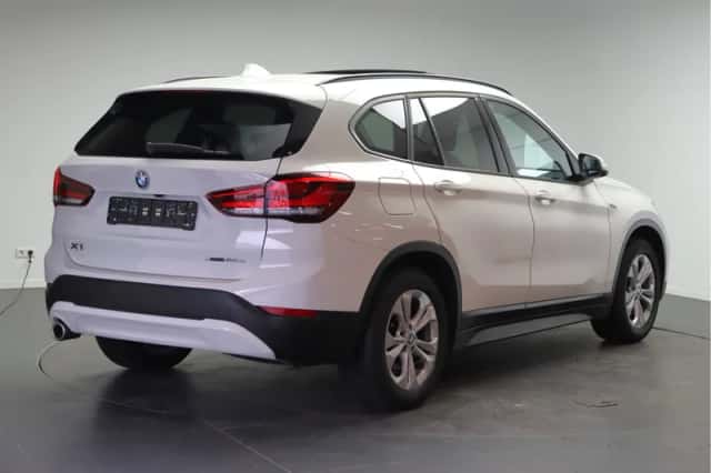 BMW X1 (2022) thumbnail 3