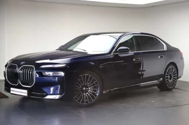 BMW i7 (2026) thumbnail 1