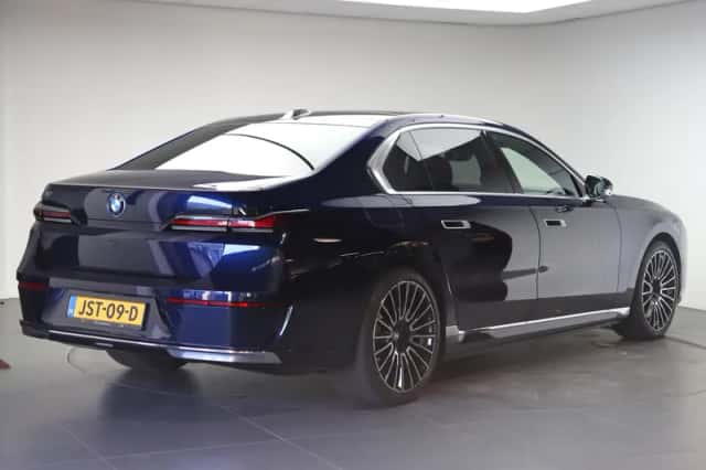 BMW i7 (2026) thumbnail 4