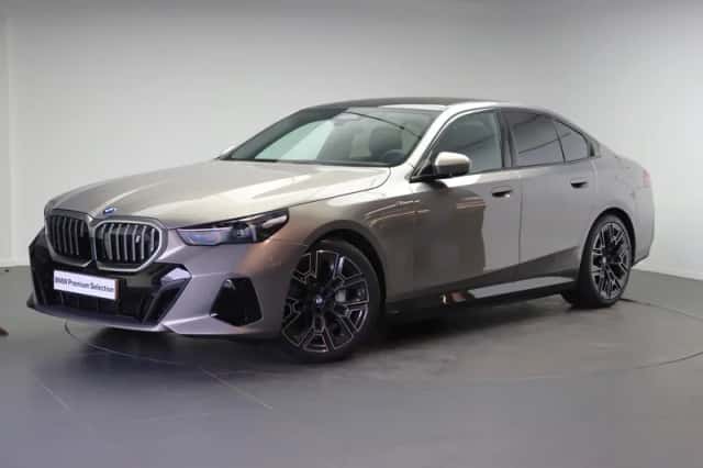 BMW i5 (2026) thumbnail 1