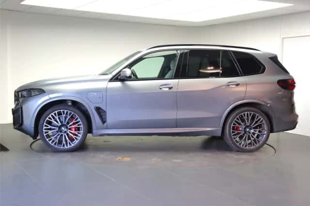 BMW X5 (2025) thumbnail 2