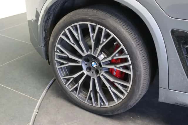 BMW X5 (2025) thumbnail 6