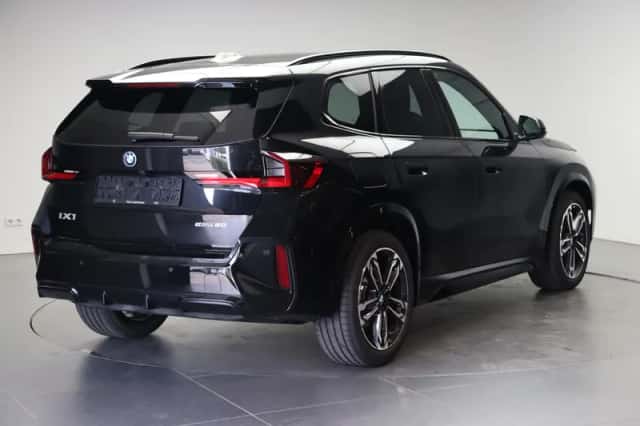 BMW iX1 (2026) thumbnail 3