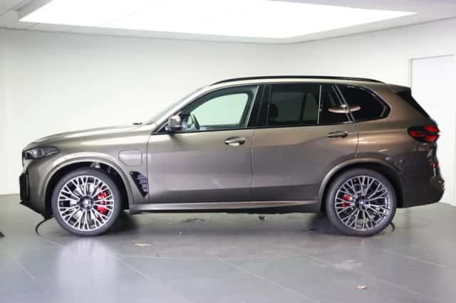 BMW X5 (2026) thumbnail 2