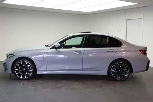 BMW 3-Serie (2025) thumbnail 2