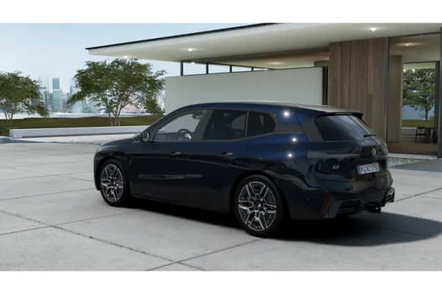 BMW iX (2026) thumbnail 2