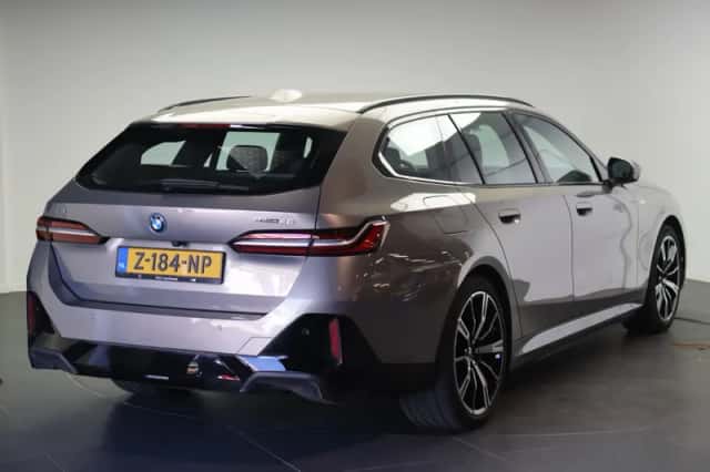 BMW i5 (2024) thumbnail 3