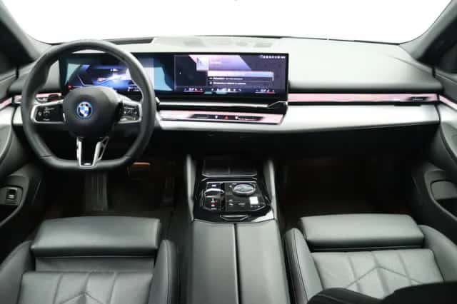 BMW i5 (2024) thumbnail 6