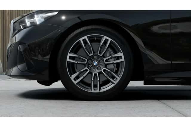 BMW i5 (2026) thumbnail 6
