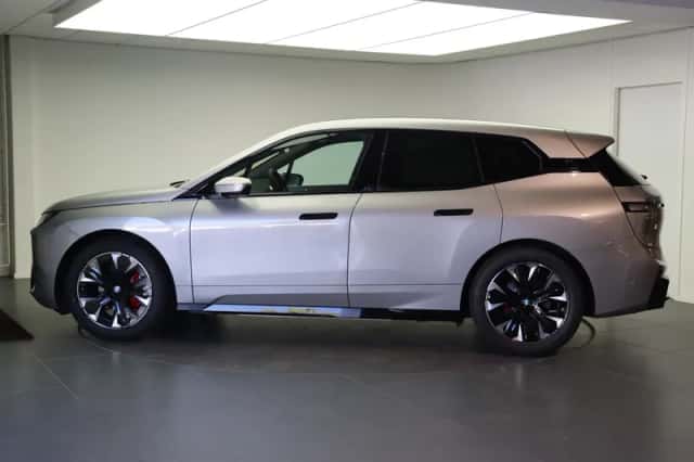 BMW iX (2026) thumbnail 2