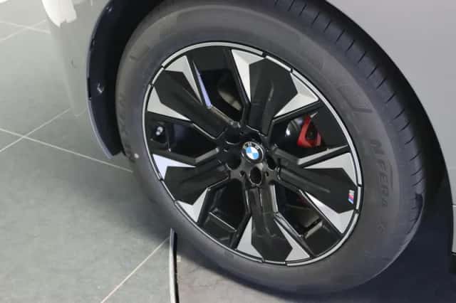 BMW iX (2026) thumbnail 6