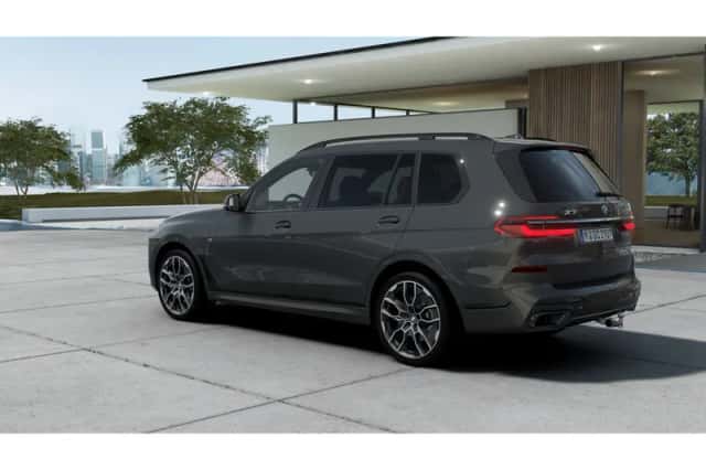 BMW X7 (2026) thumbnail 2