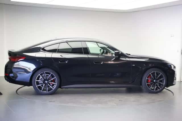 BMW i4 (2026) thumbnail 4