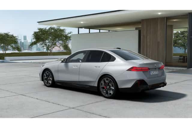 BMW i5 (2026) thumbnail 2