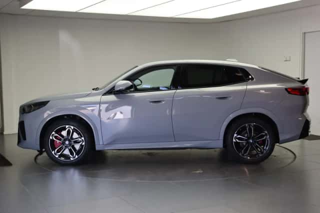 BMW iX2 (2026) thumbnail 2