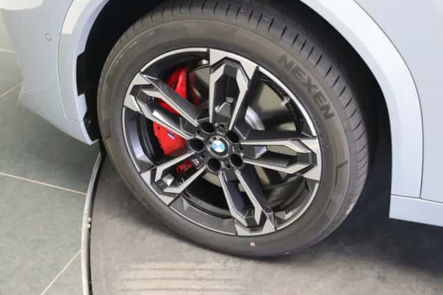 BMW iX2 (2026) thumbnail 6