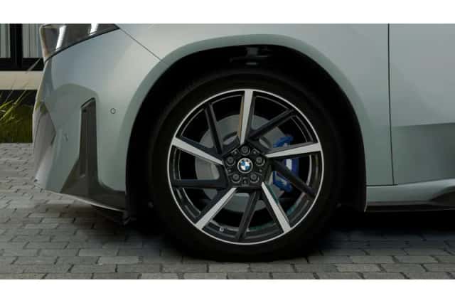 BMW iX3 (2026) thumbnail 6