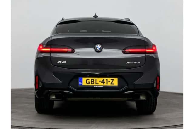 BMW X4 (2024) thumbnail 3