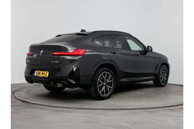 BMW X4 (2024) thumbnail 4