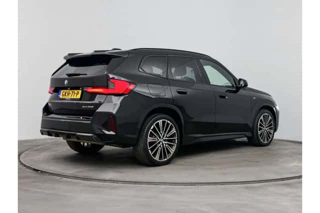 BMW X1 (2024) thumbnail 4