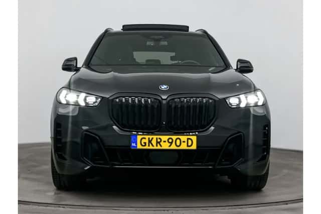 BMW X5 (2024) thumbnail 5