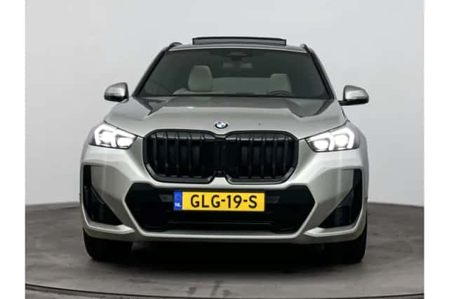 BMW X1 (2024) thumbnail 5