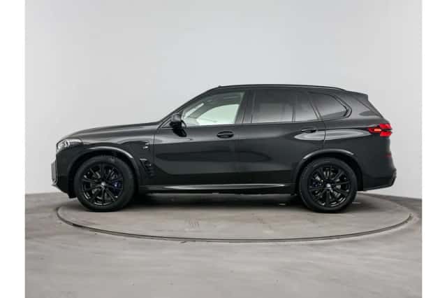 BMW X5 (2023) thumbnail 2