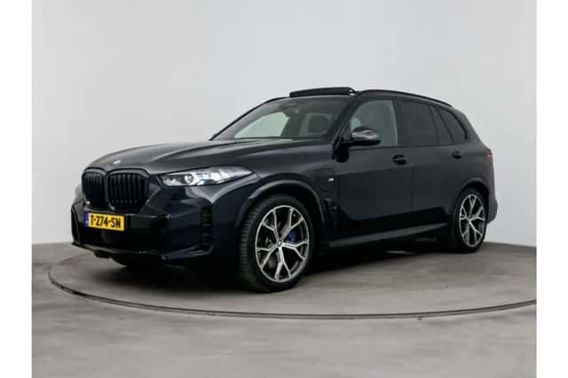 BMW X5 (2023) thumbnail 1