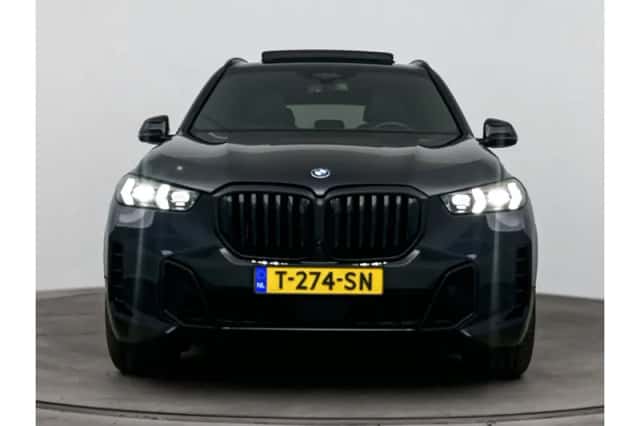 BMW X5 (2023) thumbnail 5