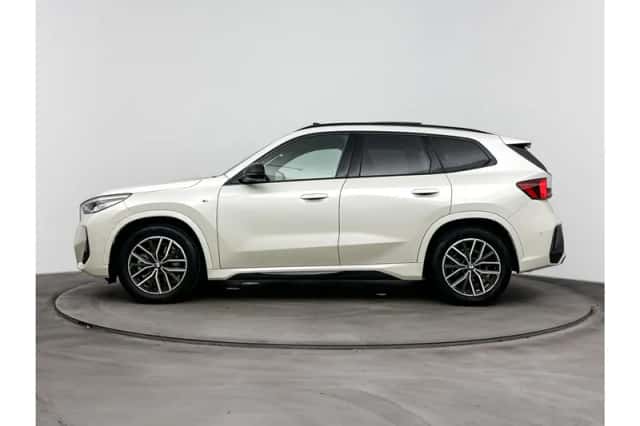 BMW X1 (2023) thumbnail 2
