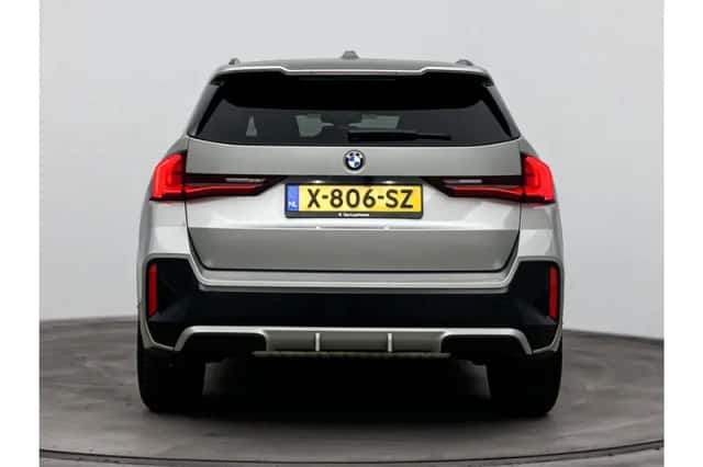 BMW X1 (2024) thumbnail 3