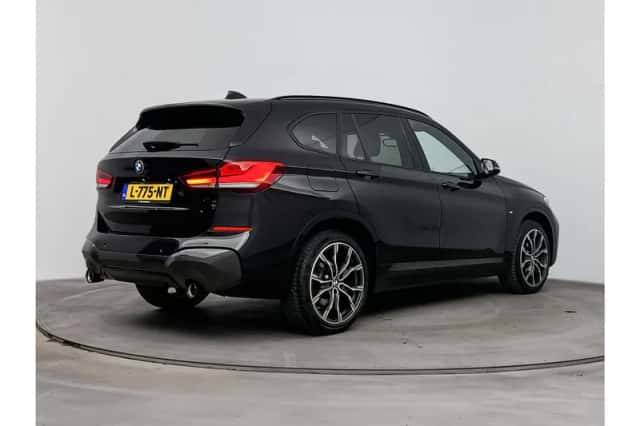 BMW X1 (2021) thumbnail 4