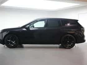 BMW iX (2023) thumbnail 2