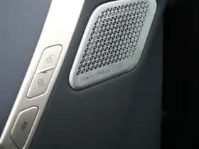 BMW iX (2023) thumbnail 11