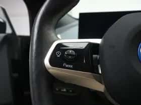 BMW iX (2023) thumbnail 12