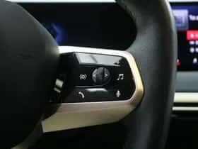 BMW iX (2023) thumbnail 13
