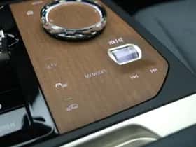 BMW iX (2023) thumbnail 15