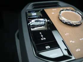BMW iX (2023) thumbnail 16