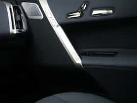 BMW iX (2023) thumbnail 18