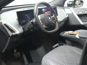 BMW iX (2023) thumbnail 21