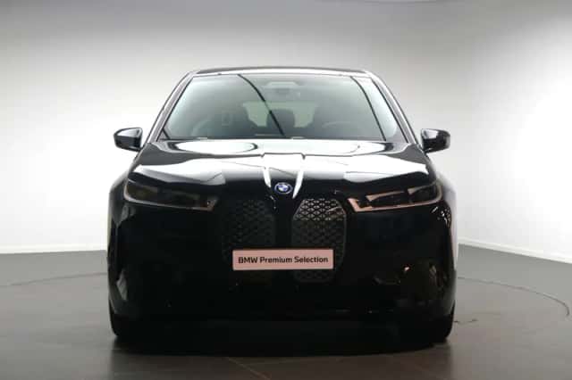 BMW iX (2023) thumbnail 6