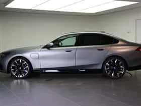 BMW 5-Serie (2024) thumbnail 2