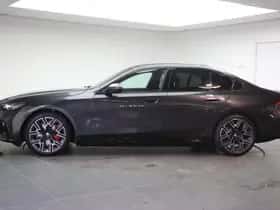 BMW i5 (2026) thumbnail 2